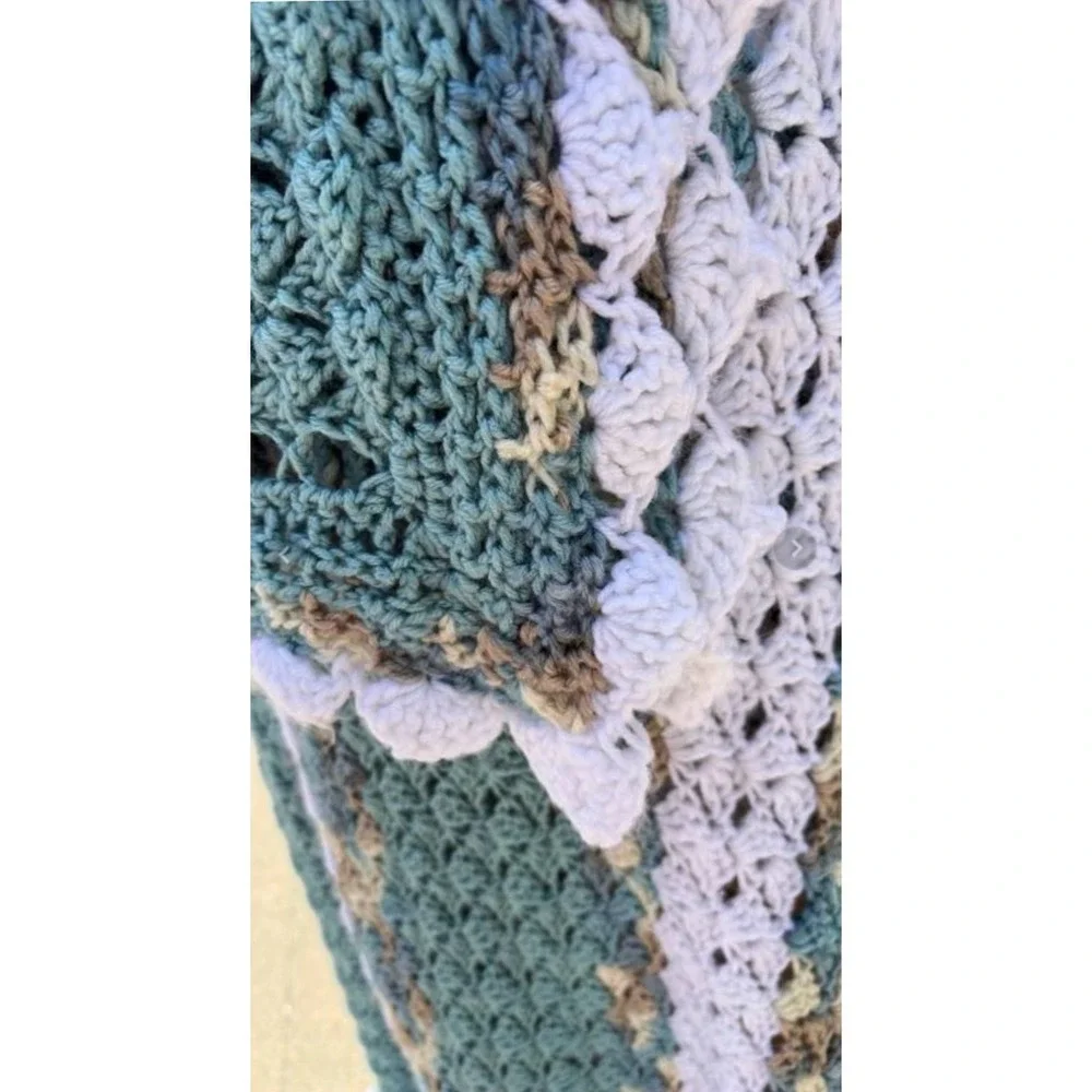 Handmade Crochet Throw Blanket Diagonal Stripe Teal White Tan Scalloped Edge
